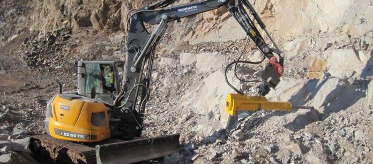 Darda C20 Rock Splitter montato su escavatore